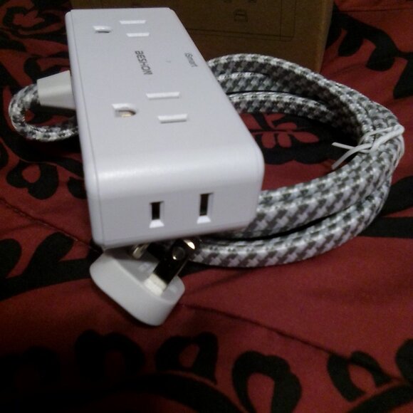 Power strip extension cord with USB port/ 10 ft ( 3 )iPad- airpod chargers - Picture 6 of 8